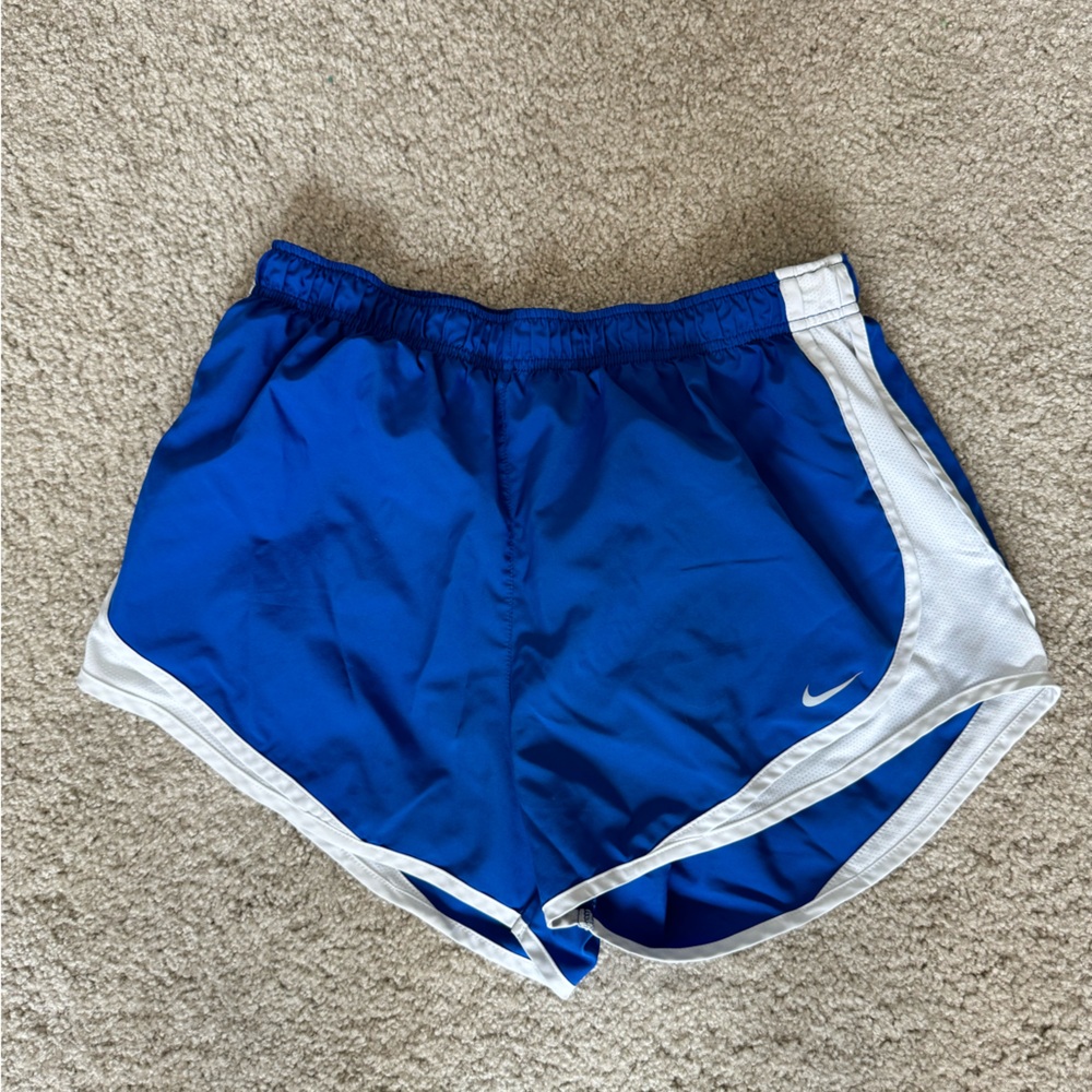 Nike tempo short